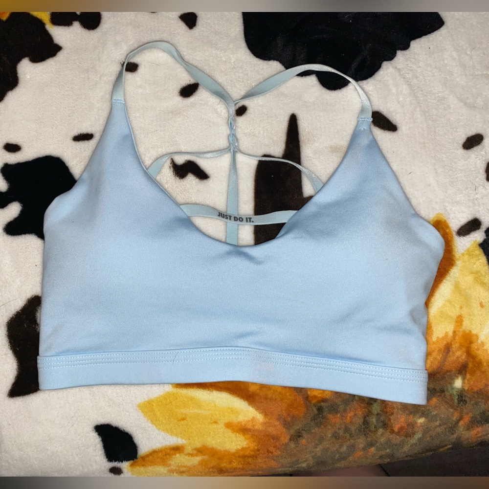 Has no holes or stains